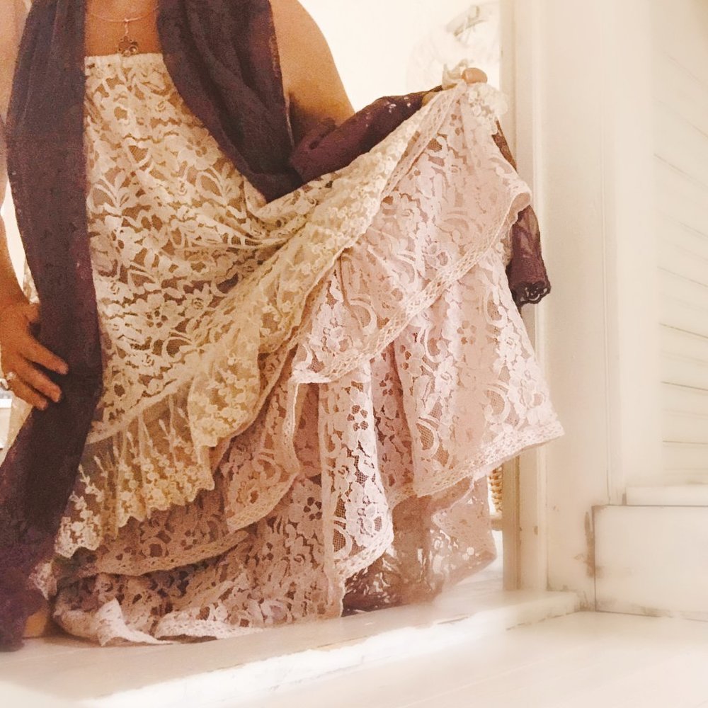 Jeanne D'Arc Living rose tiered lace midi skirt